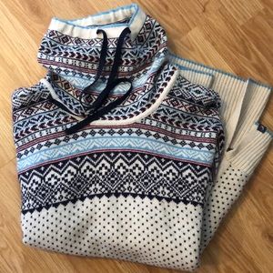 Perfect for winter beautiful Eddie Bauer sweater